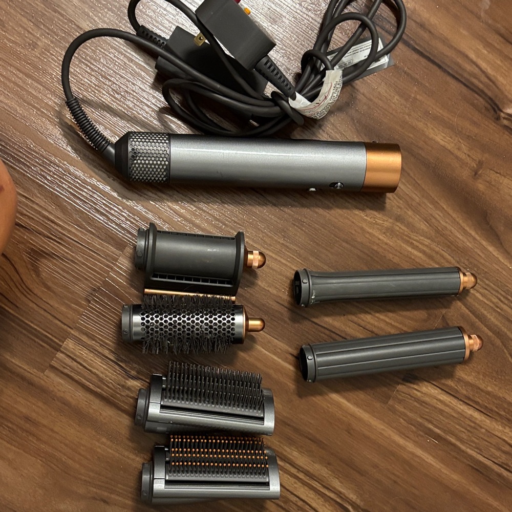 Dyson Airwrap - Silver and Gold